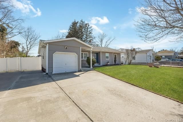 260 New Hampshire Avenue, Bay Shore, NY 11706