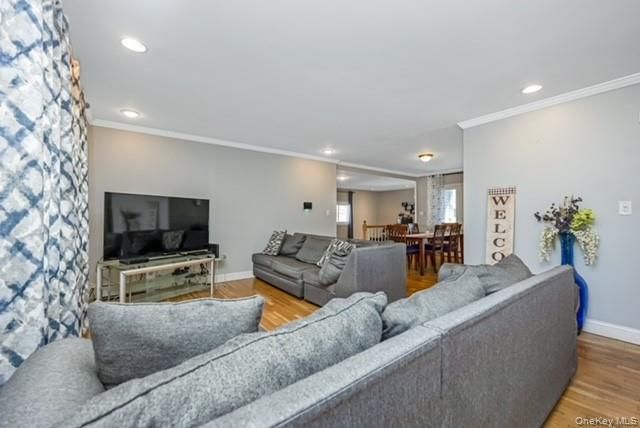 260 New Hampshire Avenue, Bay Shore, NY 11706