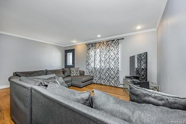 260 New Hampshire Avenue, Bay Shore, NY 11706