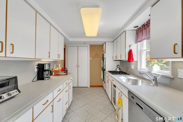 28 Lake Drive, New Milford, CT 06776