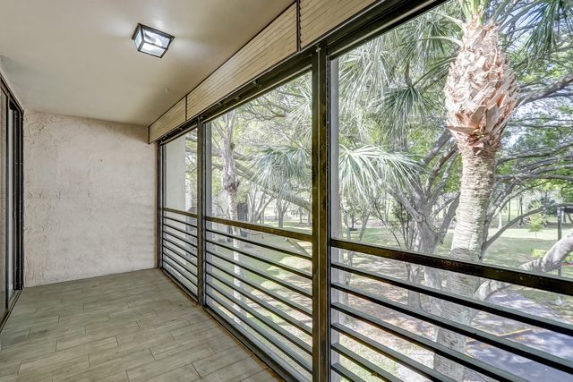 6751 N University Drive 302, Tamarac, FL 33321
