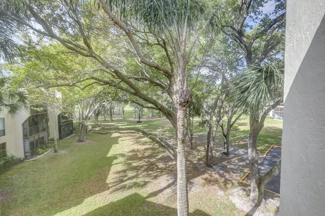 6751 N University Drive 302, Tamarac, FL 33321
