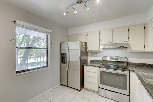 6751 N University Drive 302, Tamarac, FL 33321