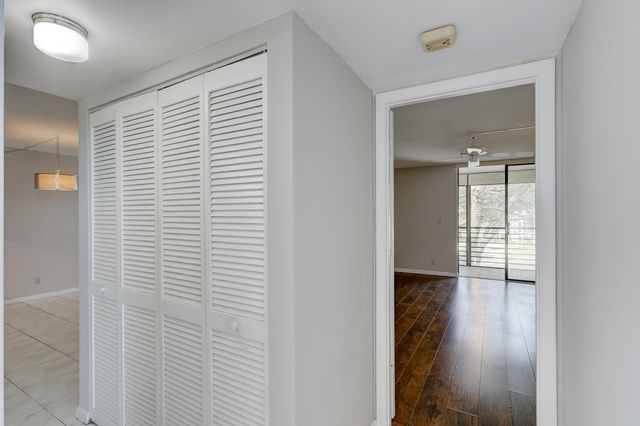 6751 N University Drive 302, Tamarac, FL 33321