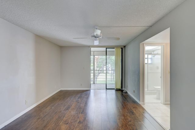 6751 N University Drive 302, Tamarac, FL 33321