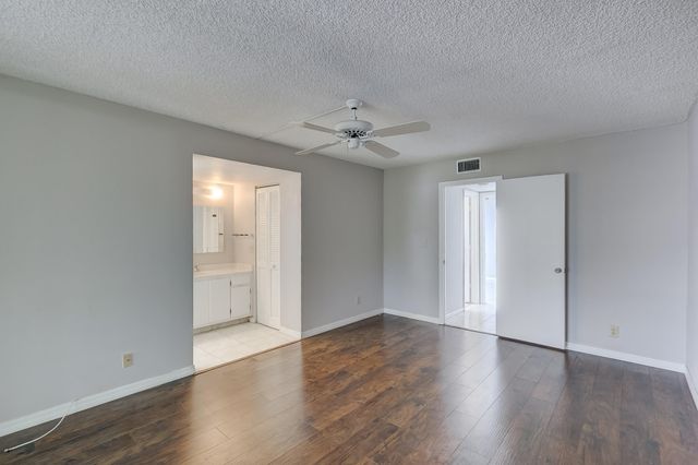 6751 N University Drive 302, Tamarac, FL 33321