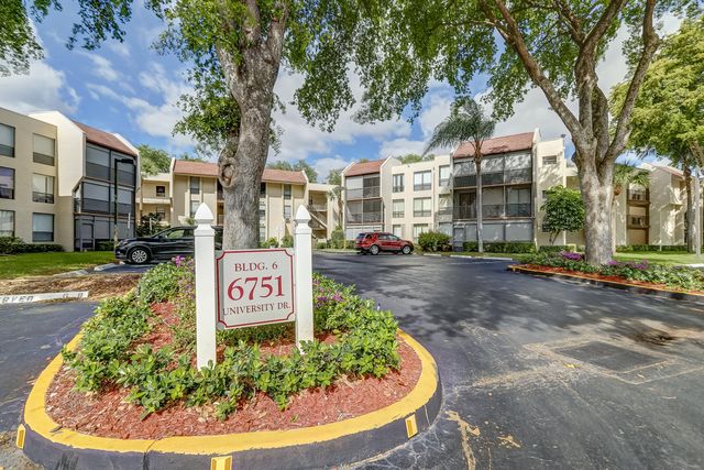 6751 N University Drive 302, Tamarac, FL 33321