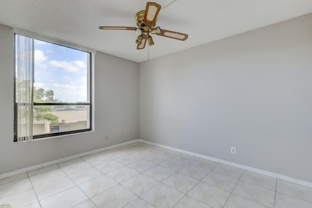 6751 N University Drive 302, Tamarac, FL 33321