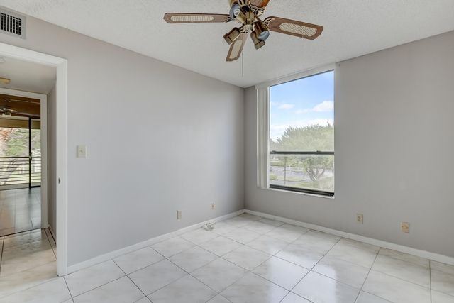 6751 N University Drive 302, Tamarac, FL 33321