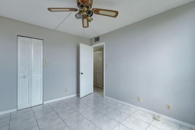 6751 N University Drive 302, Tamarac, FL 33321