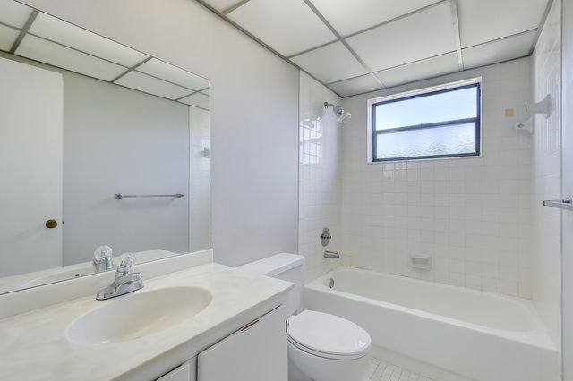 6751 N University Drive 302, Tamarac, FL 33321