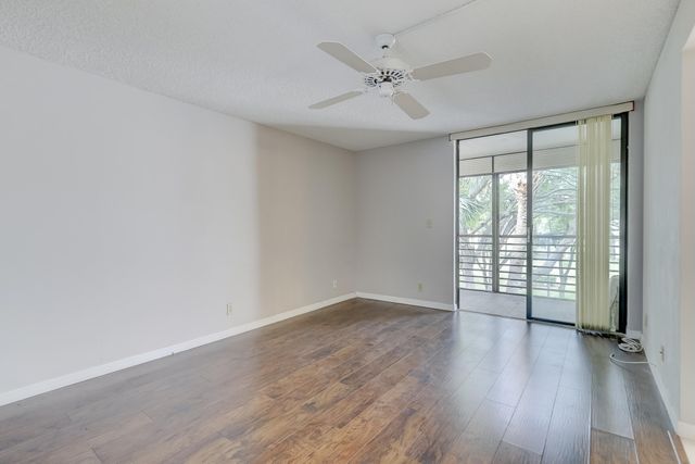 6751 N University Drive 302, Tamarac, FL 33321