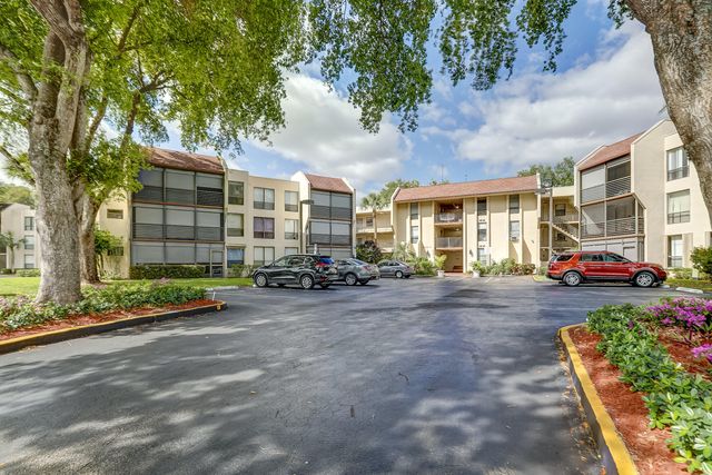 6751 N University Drive 302, Tamarac, FL 33321