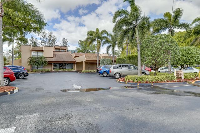 6751 N University Drive 302, Tamarac, FL 33321