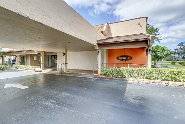 6751 N University Drive 302, Tamarac, FL 33321