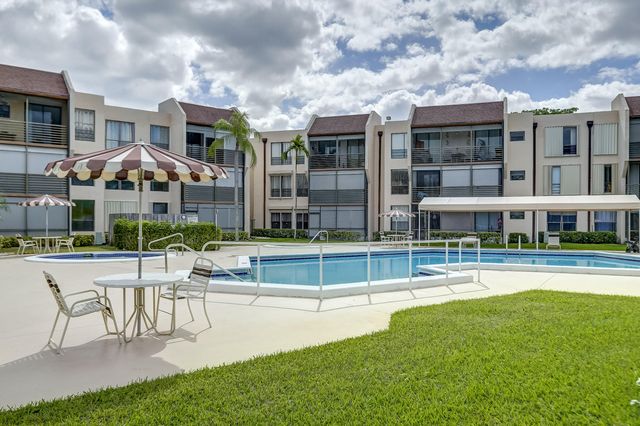6751 N University Drive 302, Tamarac, FL 33321