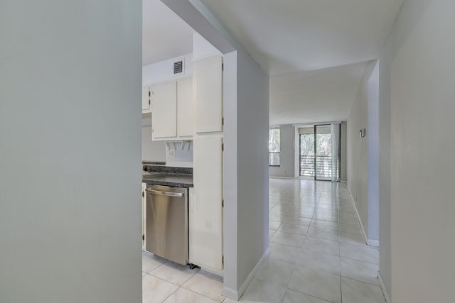 6751 N University Drive 302, Tamarac, FL 33321