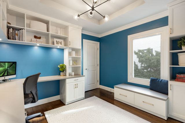 930 N Taylor Avenue, Oak Park, IL 60302