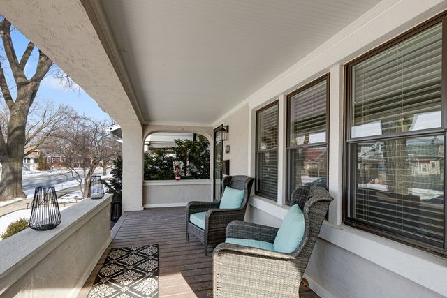 930 N Taylor Avenue, Oak Park, IL 60302