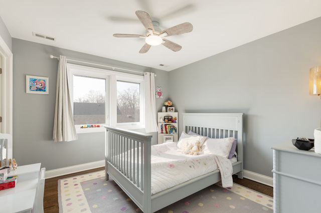 930 N Taylor Avenue, Oak Park, IL 60302