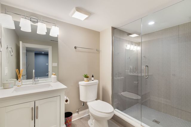 930 N Taylor Avenue, Oak Park, IL 60302