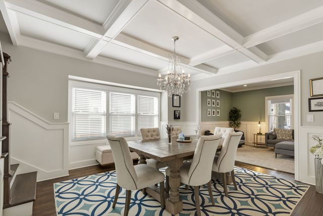 930 N Taylor Avenue, Oak Park, IL 60302