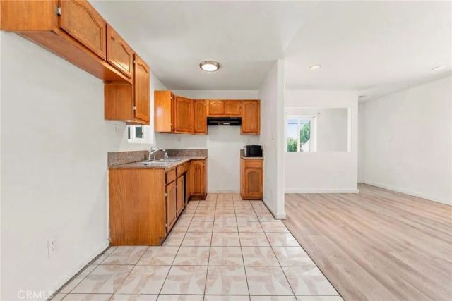 9212 Avalon, Los Angeles, CA 90003