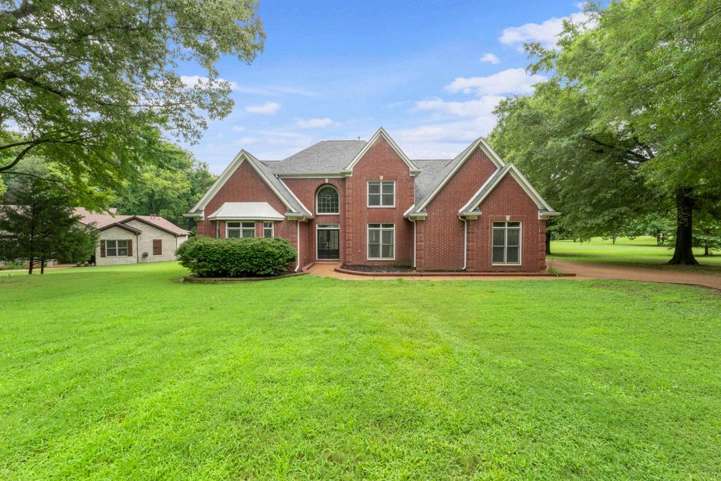 320 FOREST GLADE CV, Eads, TN 38028