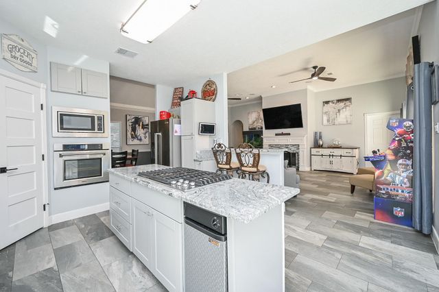 75 April Wind Drive S, Conroe, TX 77356