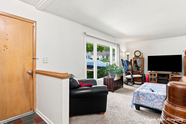 303 RIDGE Street, Algonquin, IL 60102