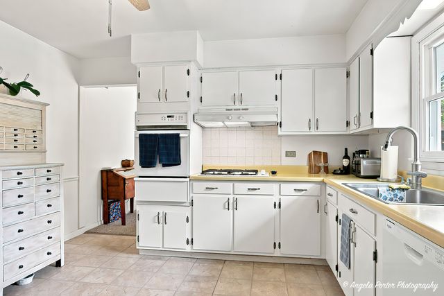 303 RIDGE Street, Algonquin, IL 60102