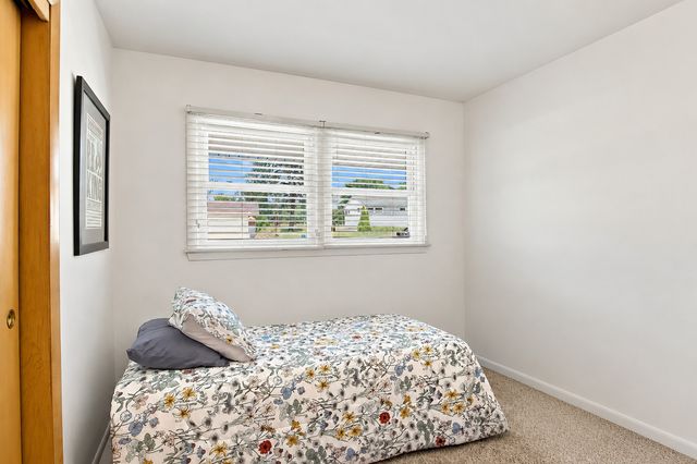 303 RIDGE Street, Algonquin, IL 60102