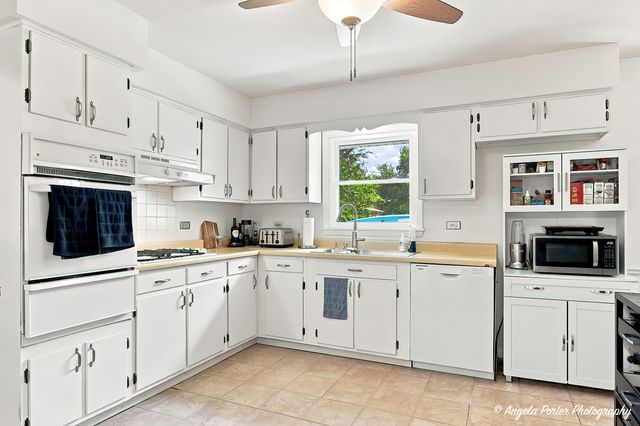 303 RIDGE Street, Algonquin, IL 60102