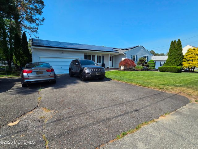 1025 Monmouth Avenue, Toms River, NJ 08757