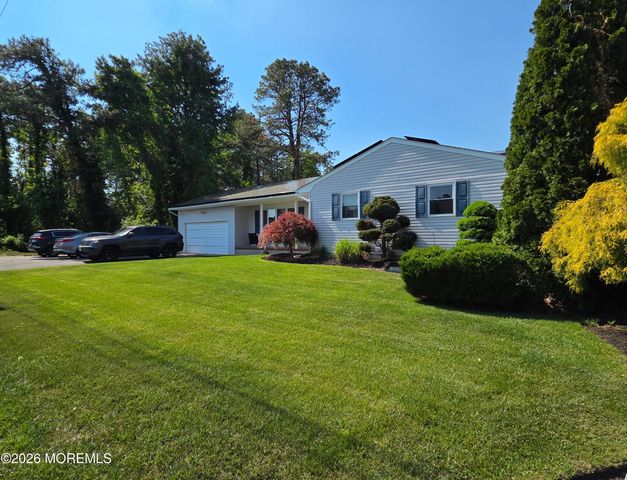1025 Monmouth Avenue, Toms River, NJ 08757