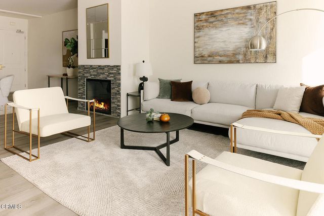 124 W Colorado Street 101, Glendale, CA 91204