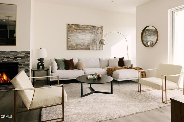 124 W Colorado Street 101, Glendale, CA 91204