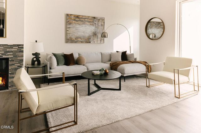 124 W Colorado Street 101, Glendale, CA 91204