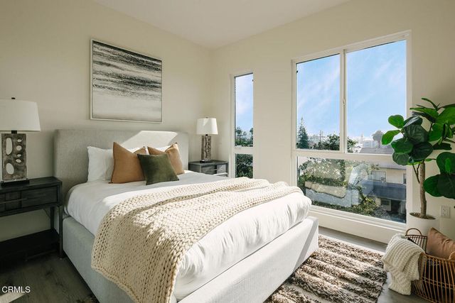 124 W Colorado Street 101, Glendale, CA 91204