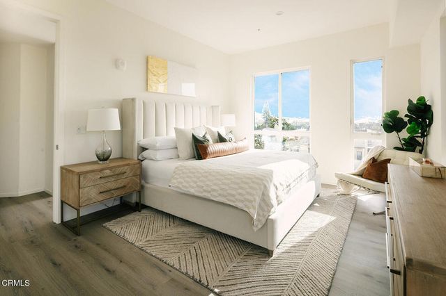 124 W Colorado Street 101, Glendale, CA 91204