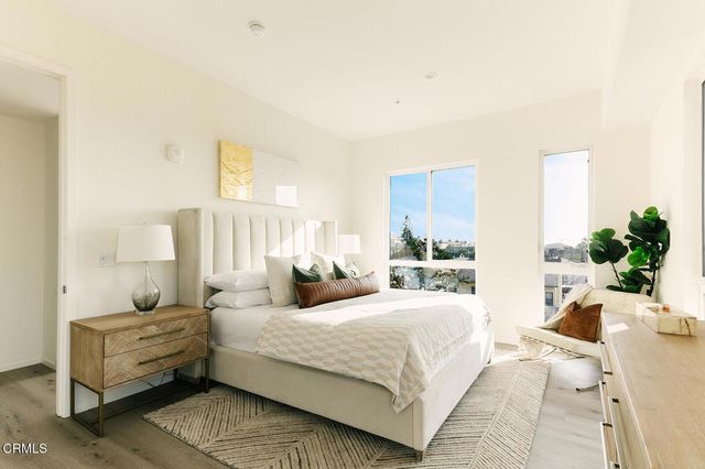 124 W Colorado Street 101, Glendale, CA 91204