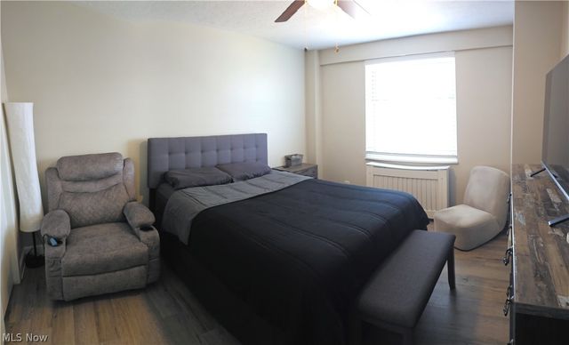 11850 Edgewater Drive 1008, Lakewood, OH 44107