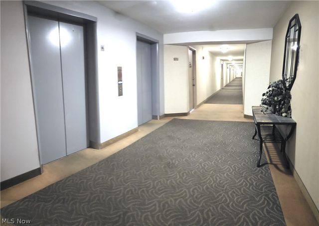 11850 Edgewater Drive 1008, Lakewood, OH 44107