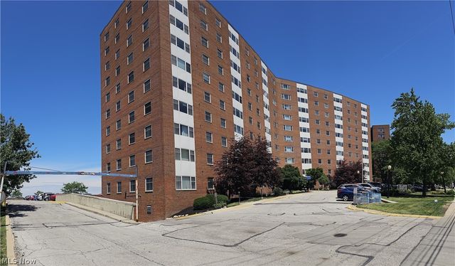 11850 Edgewater Drive 1008, Lakewood, OH 44107