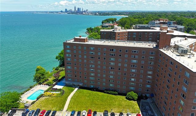 11850 Edgewater Drive 1008, Lakewood, OH 44107