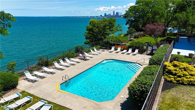 11850 Edgewater Drive 1008, Lakewood, OH 44107