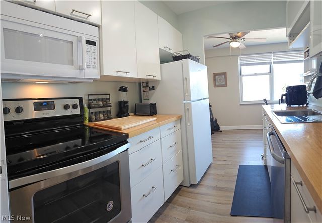 11850 Edgewater Drive 1008, Lakewood, OH 44107