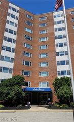 11850 Edgewater Drive 1008, Lakewood, OH 44107