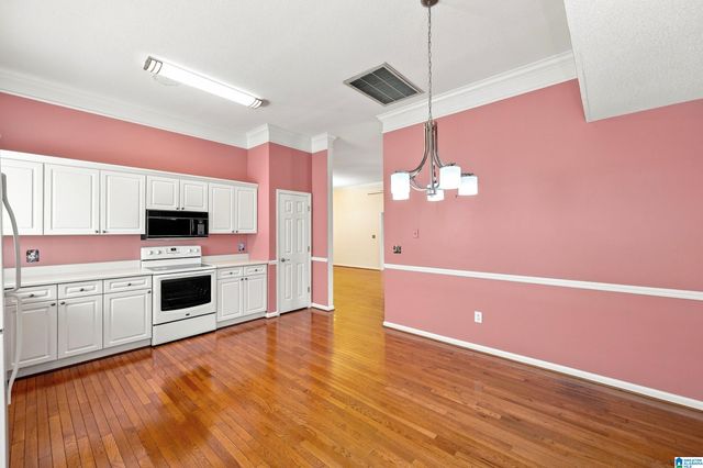 145 STRATFORD CIRCLE, Pelham, AL 35124
