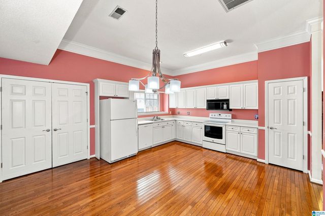145 STRATFORD CIRCLE, Pelham, AL 35124